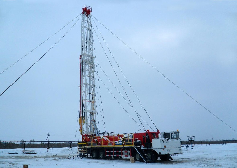 Cold-Weather Drilling And Workover Rig